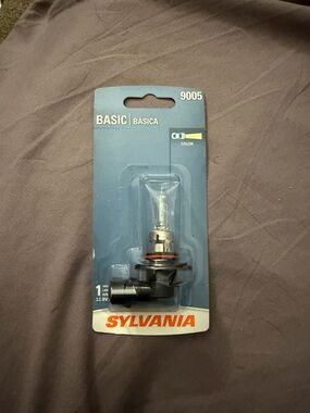 Sylvania 9005 Basic Halogen Headlight Bulb - Clear